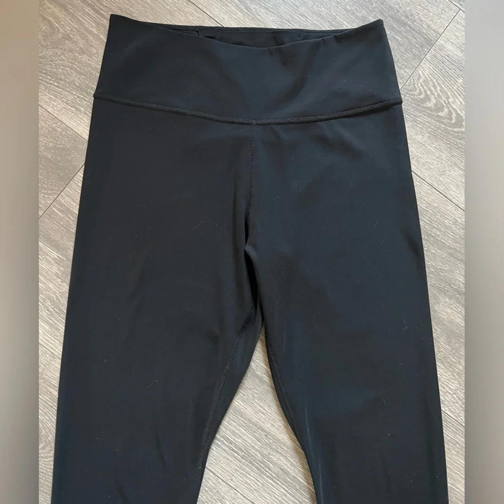 Nike Peleton dri-fit leggings. Size small